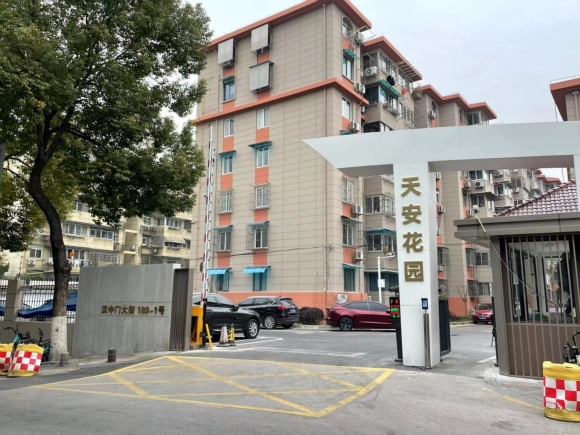 出新后的小區(qū)。建鄴建設(shè)局供圖