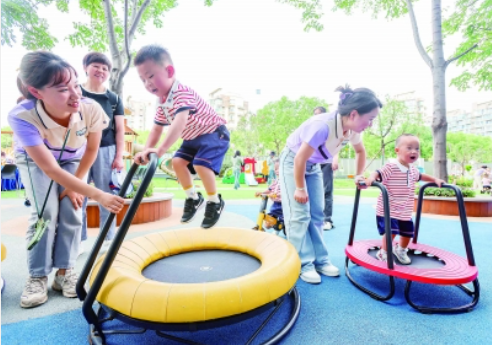 南京首家公建公辦托育園開園 解職工帶娃難題