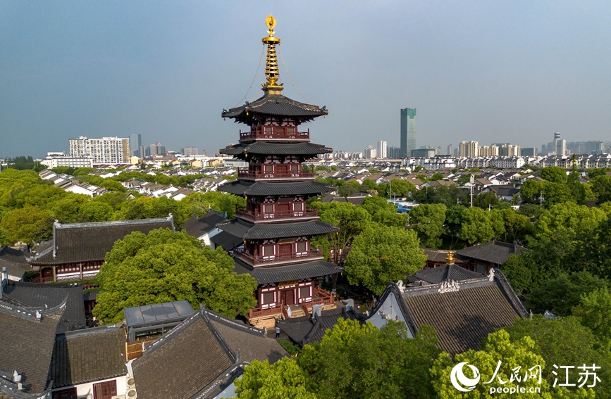 京杭大運(yùn)河河畔的寒山寺。人民網(wǎng) 徐晨曦?cái)z